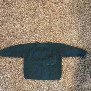 Zara blue woven pullover. Accent pocket.